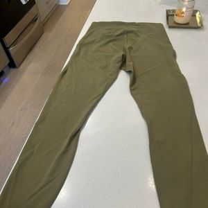 Lululemon high rise tight 25”. Color- bronze green. Size 8.